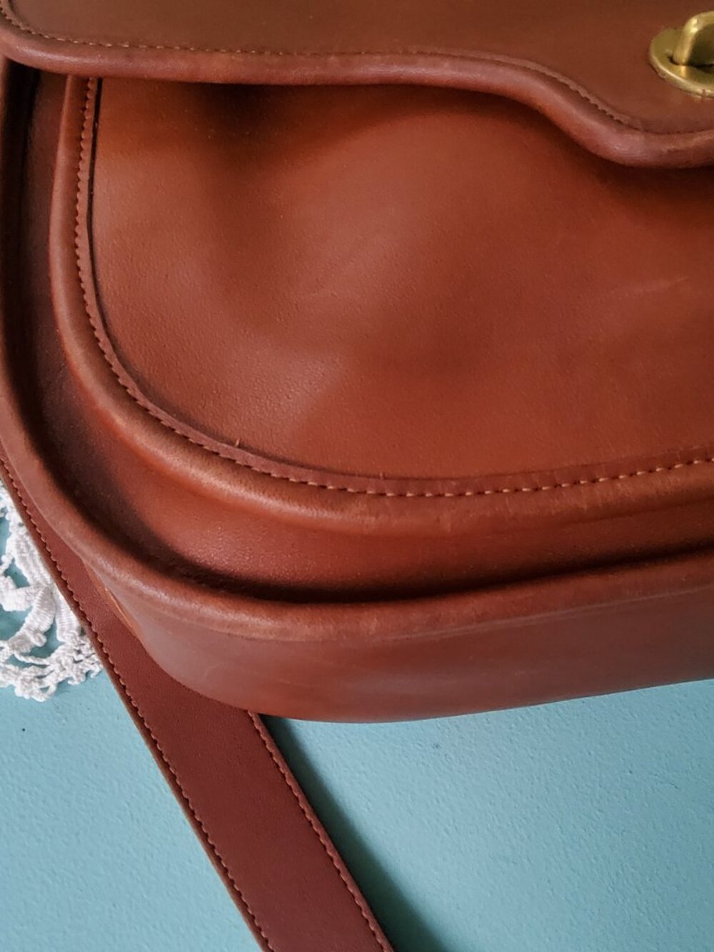 Vintage Coach Lenox Bag in British Tan 9918 - Picture 4 of 15